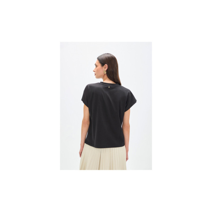 Camiseta loro con plumas