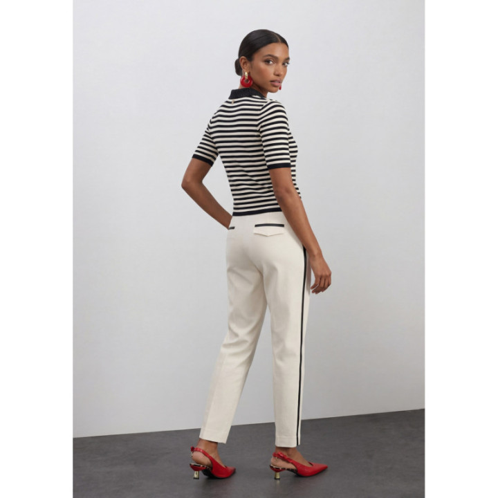 Pantalón crudo con vivos a contraste