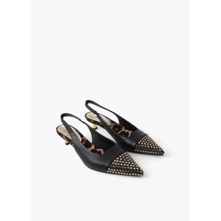 Zapato tacón destalonado con tachas