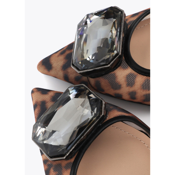 Zapato tacón en rejilla animal print y cristal